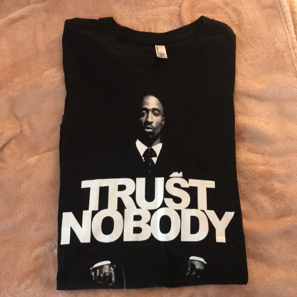Tupac tshirt in black. Great condition